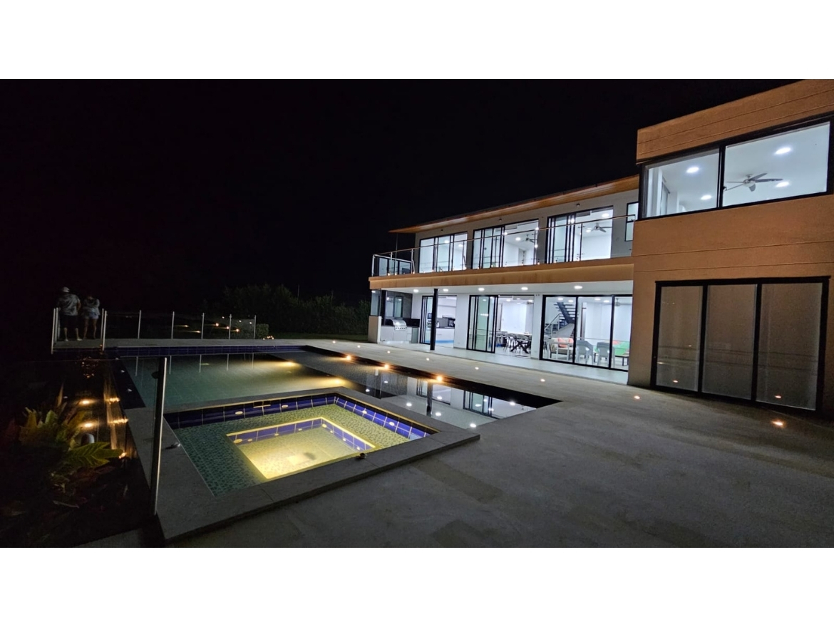 Oriol Pujol Mata, arquitecte. 8 habitatges unifamiliars Villeta