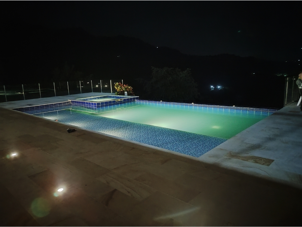 Oriol Pujol Mata, arquitecte. 8 habitatges unifamiliars Villeta