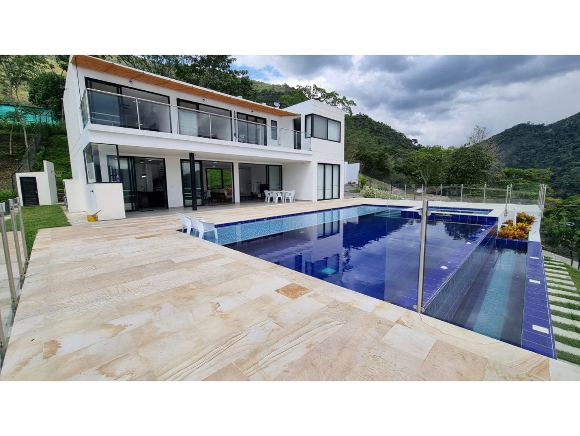 Oriol Pujol Mata, arquitecte. 8 habitatges unifamiliars Villeta