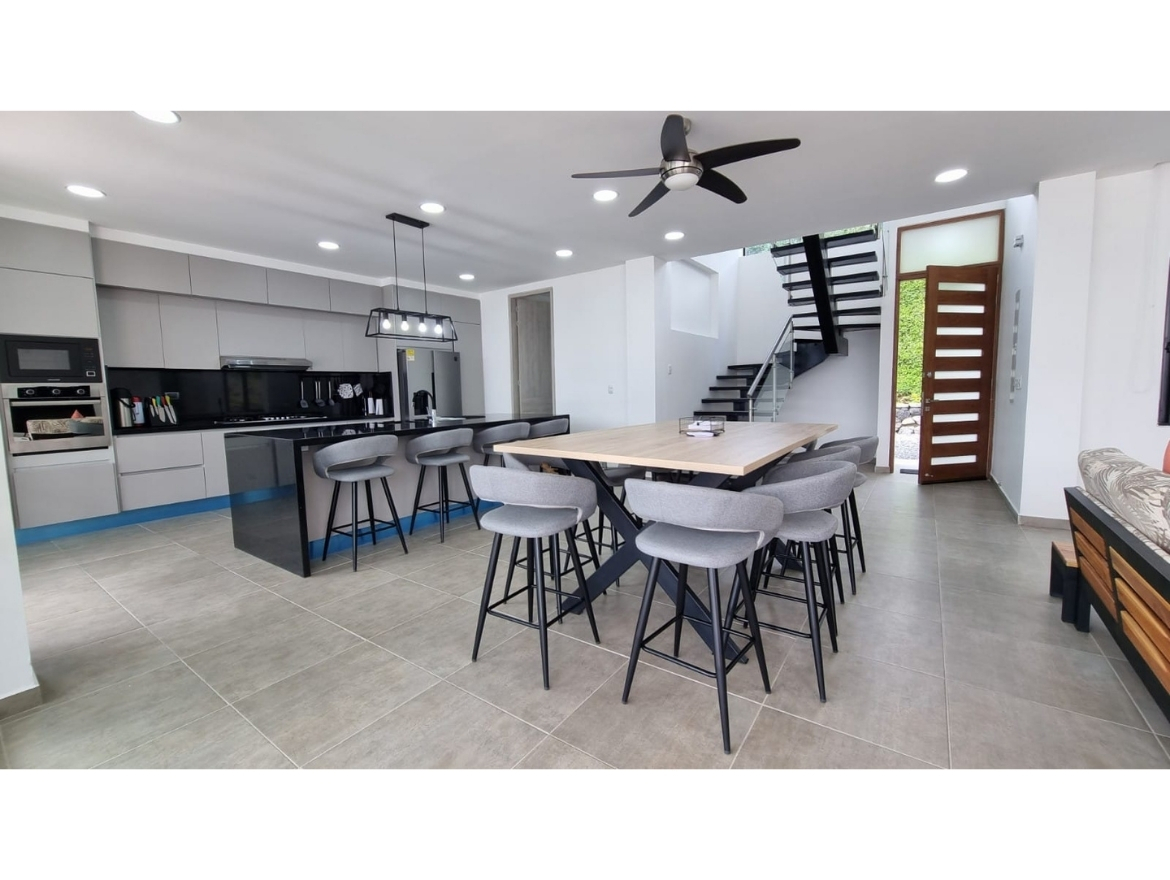 Oriol Pujol Mata, arquitecte. 8 habitatges unifamiliars Villeta