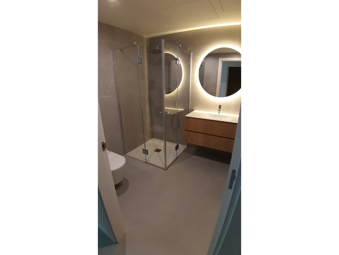 Oriol Pujol Mata, arquitecte. 9 habitatges unifamiliars en filera a Sitges