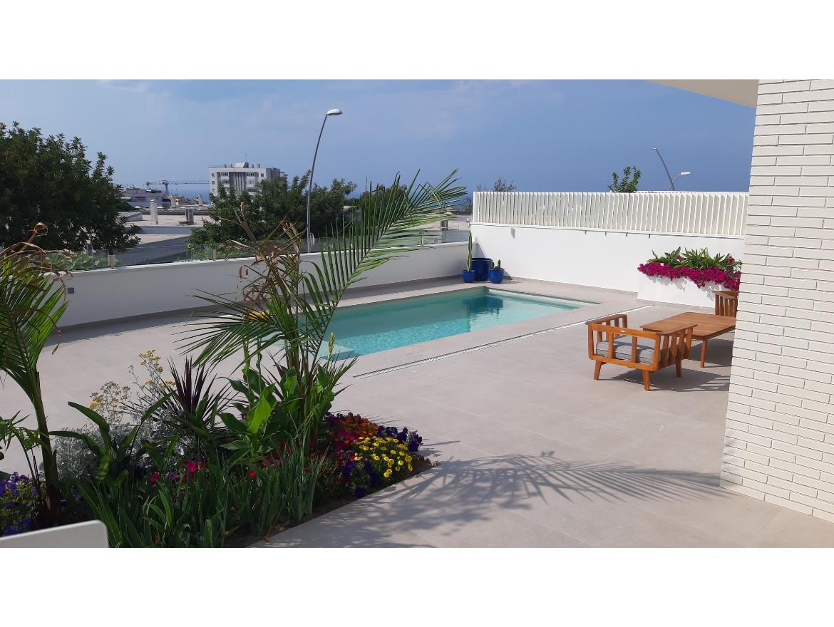 Oriol Pujol Mata, arquitecte. 9 habitatges unifamiliars en filera a Sitges