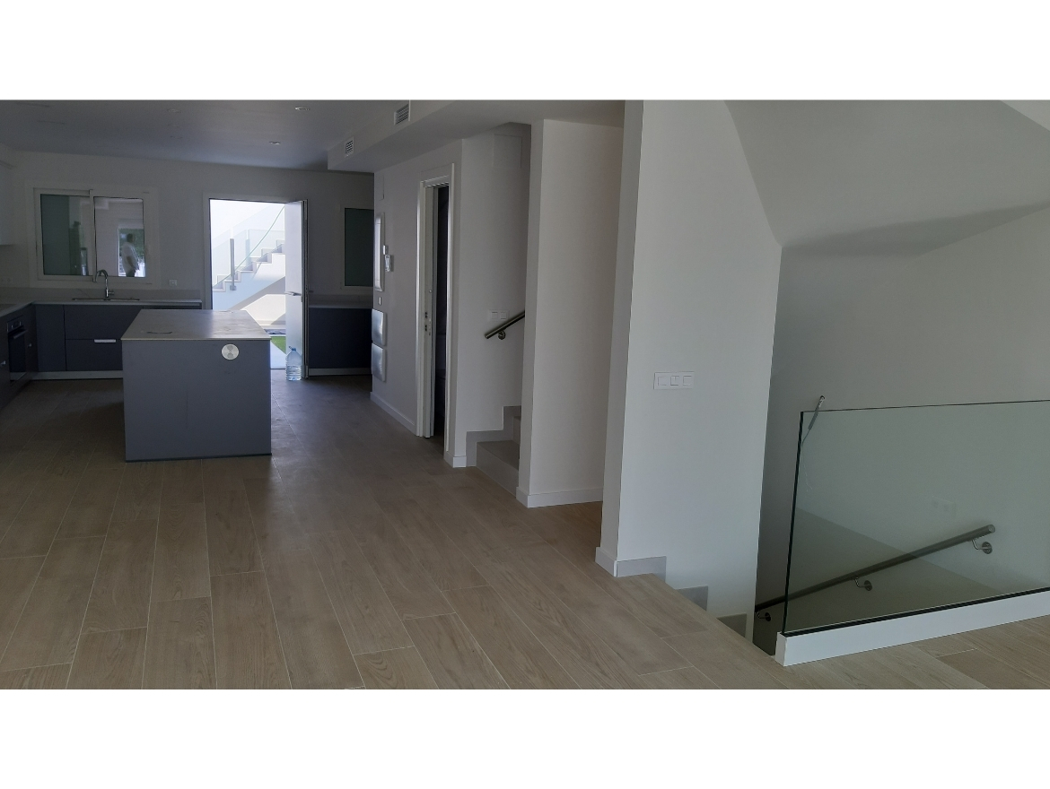 Oriol Pujol Mata, arquitecte. 9 habitatges unifamiliars en filera a Sitges