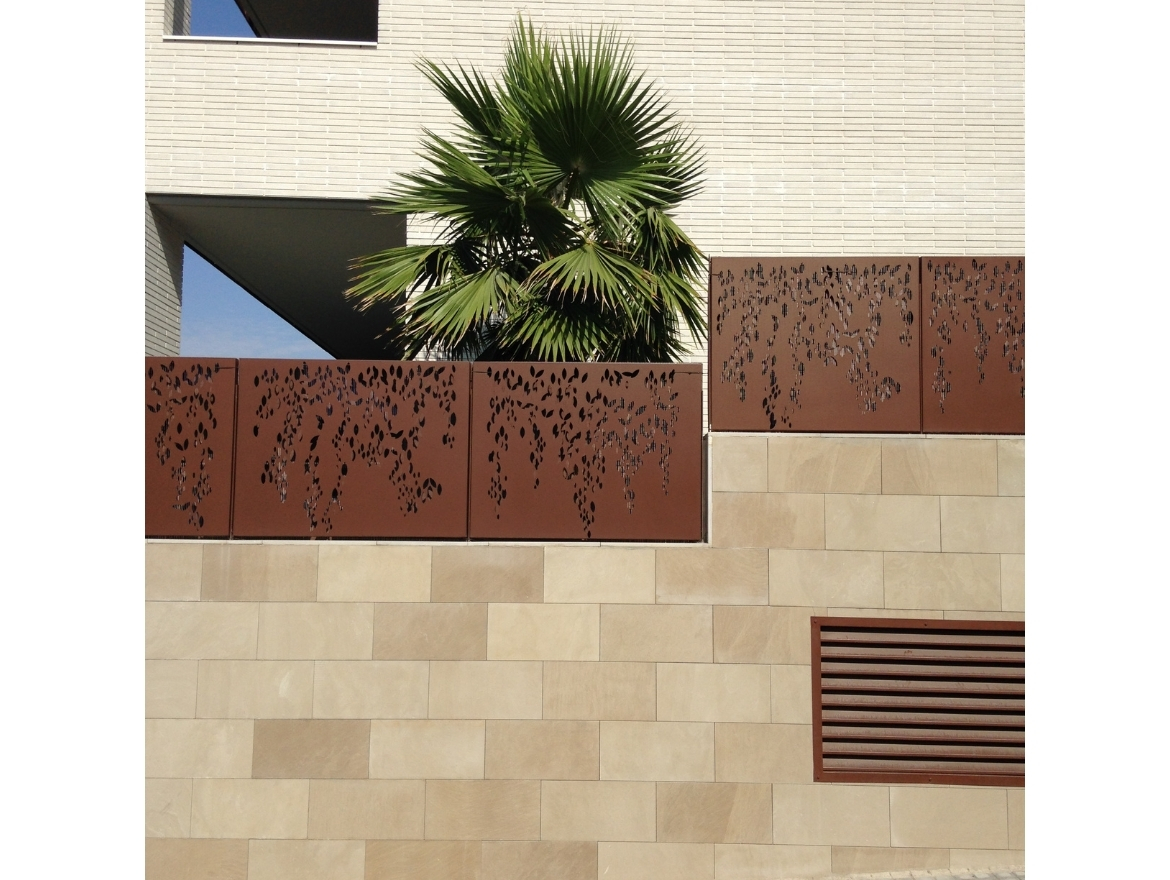 Oriol Pujol Mata, arquitecte. Edifici plurifamiliar 18 habitatges Sitges