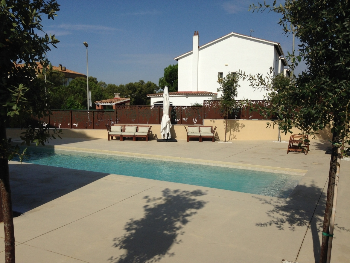 Oriol Pujol Mata, arquitecte. Edifici plurifamiliar 18 habitatges Sitges