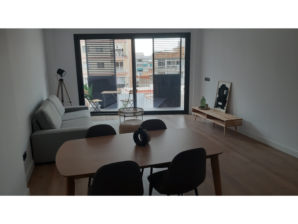 Oriol Pujol Mata, arquitecte. Edifici plurifamiliar 6 habitatges i 2 locals a Sant Boi de Llobregat