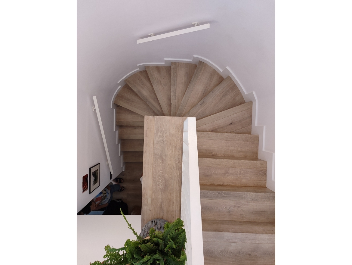 Oriol Pujol Mata, arquitecte. Edifici plurifamiliar 6 habitatges i 2 locals a Sant Boi de Llobregat