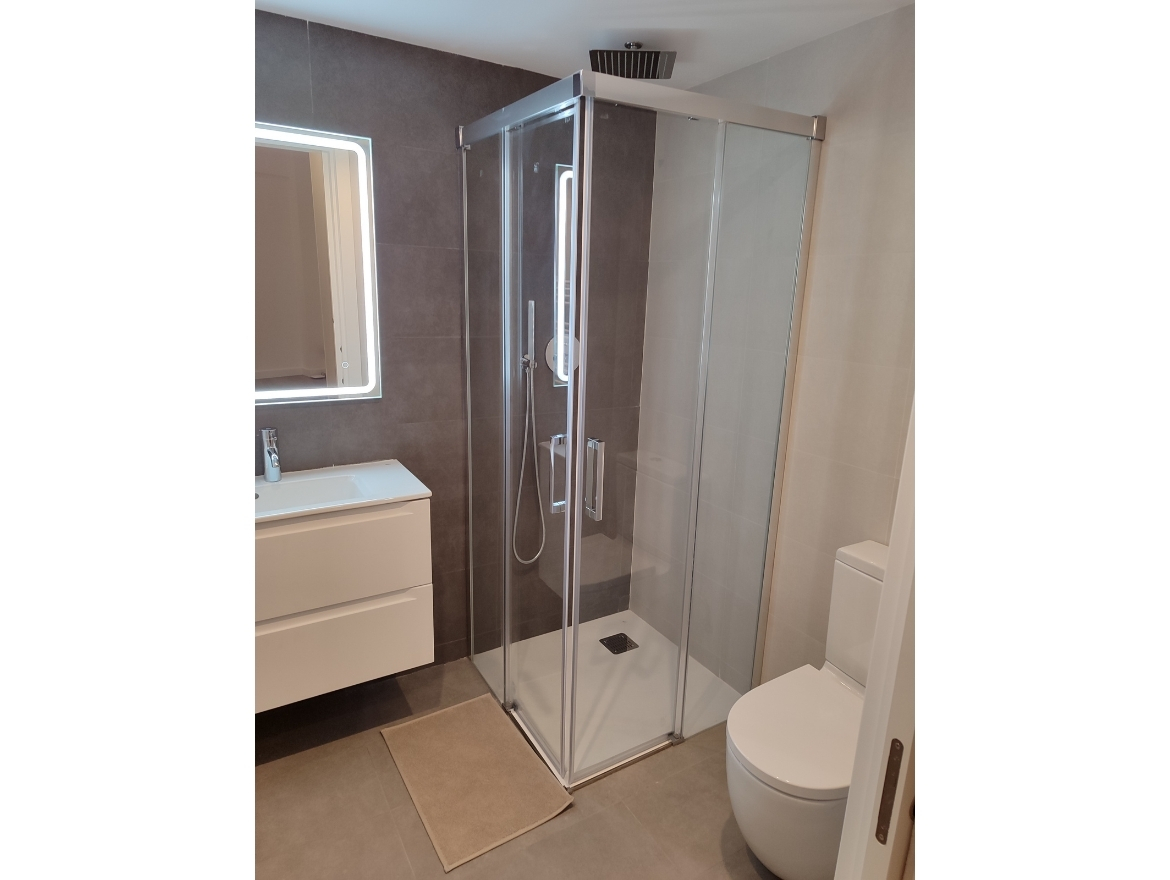 Oriol Pujol Mata, arquitecte. Edifici plurifamiliar 6 habitatges i 2 locals a Sant Boi de Llobregat