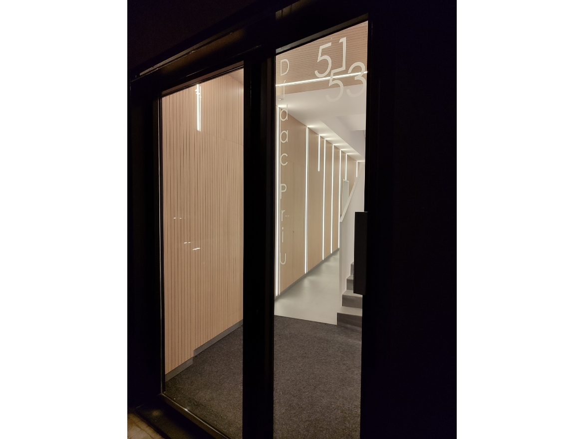 Oriol Pujol Mata, arquitecte. Edifici plurifamiliar 6 habitatges i 2 locals a Sant Boi de Llobregat