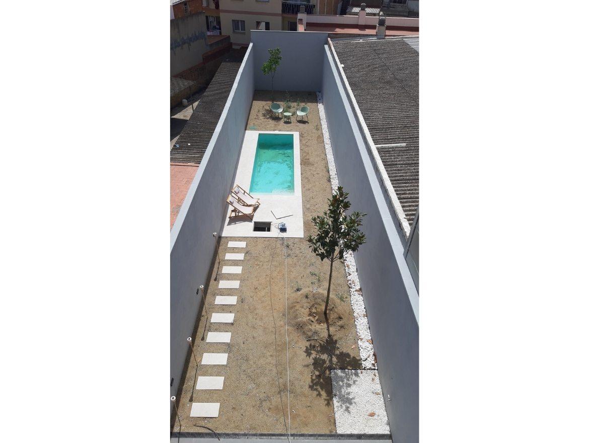 Oriol Pujol Mata, arquitecte. Edifici plurifamiliar 6 habitatges i 2 locals a Sant Boi de Llobregat