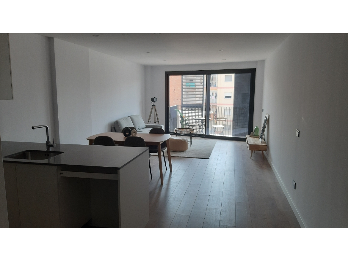 Oriol Pujol Mata, arquitecte. Edifici plurifamiliar 6 habitatges i 2 locals a Sant Boi de Llobregat