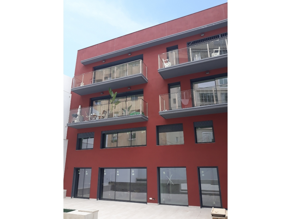 Oriol Pujol Mata, arquitecte. Edifici plurifamiliar 6 habitatges i aparcament Regas