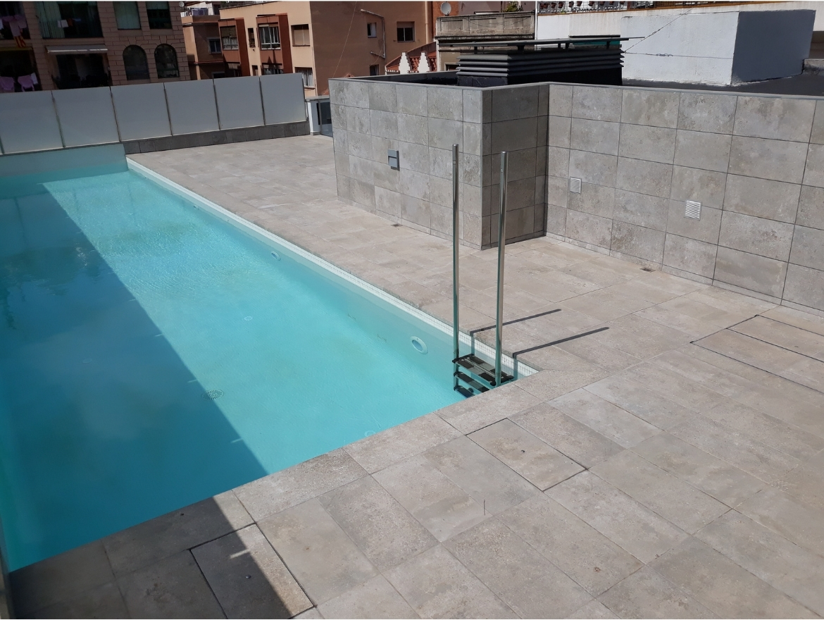 Oriol Pujol Mata, arquitecte. Edifici plurifamiliar 6 habitatges i aparcament Regas