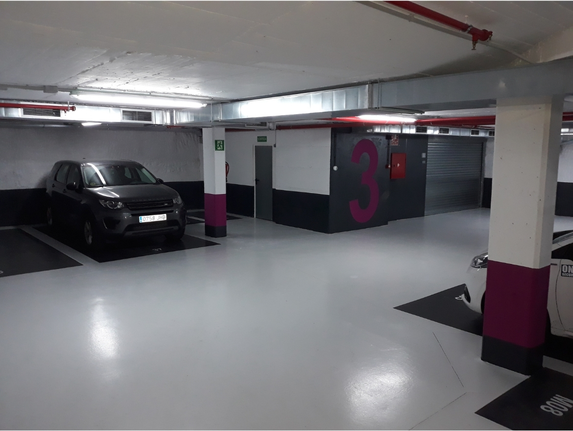 Oriol Pujol Mata, arquitecte. Edifici plurifamiliar 6 habitatges i aparcament Regas