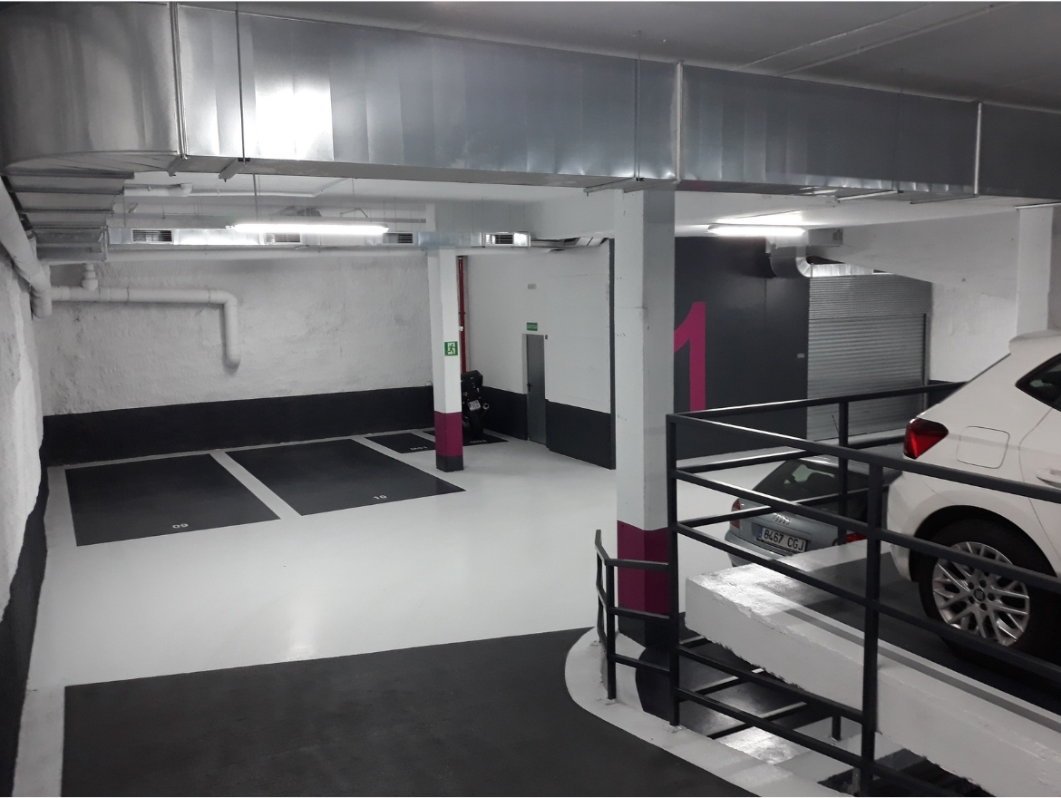 Oriol Pujol Mata, arquitecte. Edifici plurifamiliar 6 habitatges i aparcament Regas