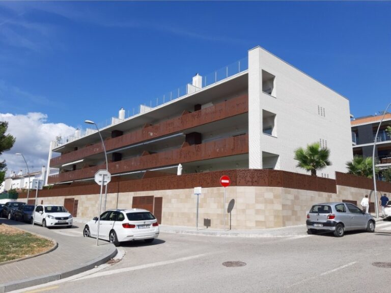 Edifici plurifamiliar de 18 habitatges