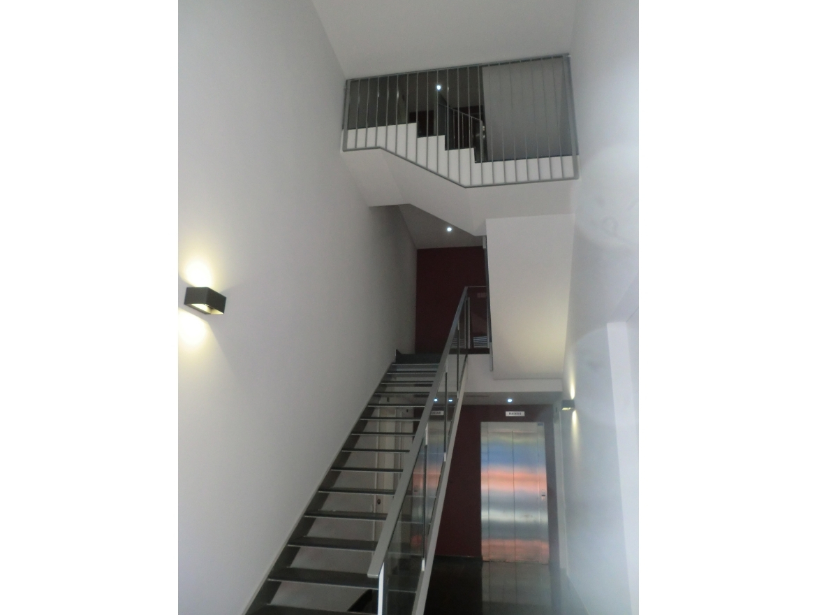 Oriol Pujol Mata, arquitecte. Edifici plurifamiliar de 7 habitatges i aparcament Rambla Muntanya