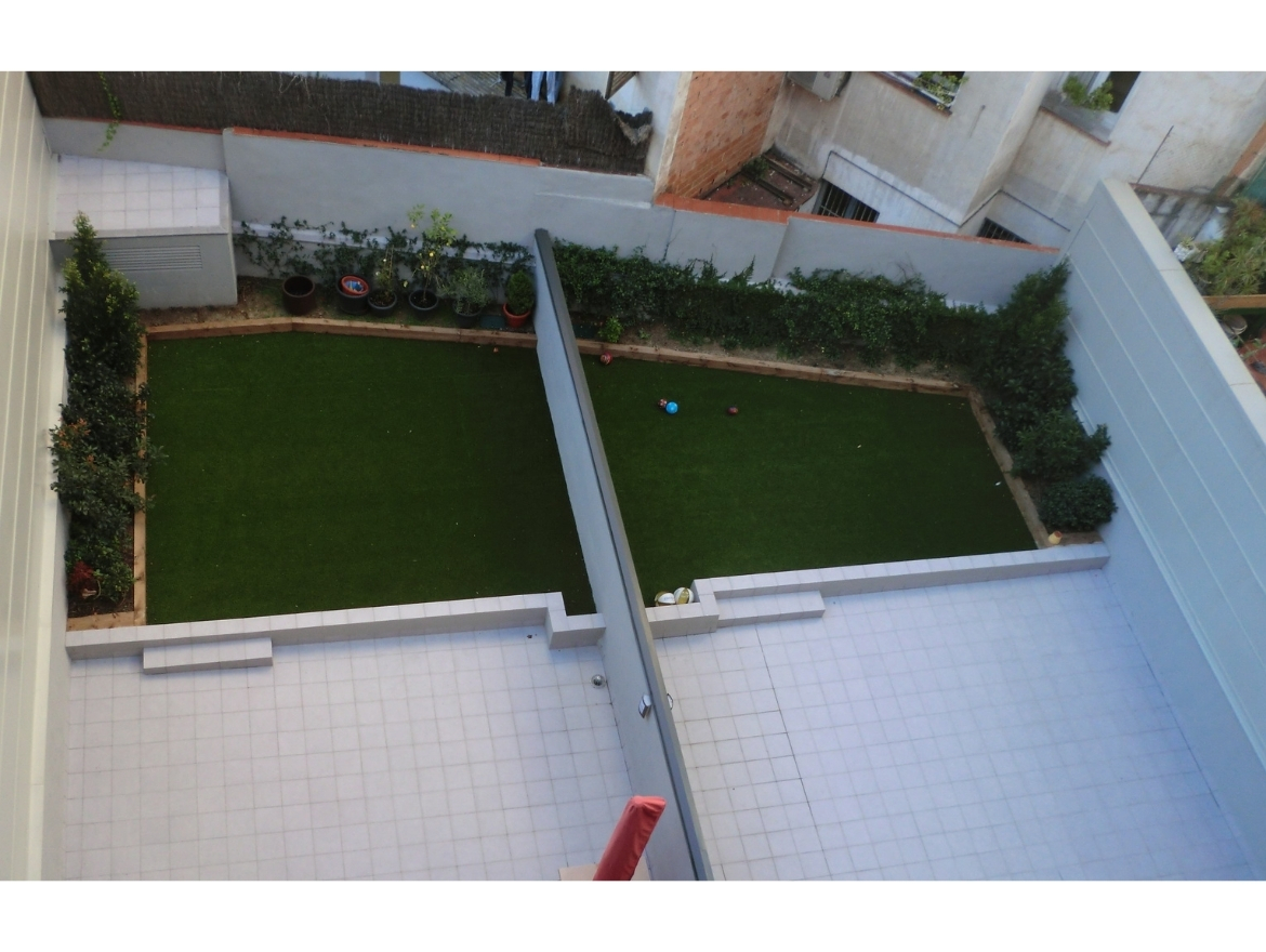 Oriol Pujol Mata, arquitecte. Edifici plurifamiliar de 7 habitatges i aparcament Rambla Muntanya