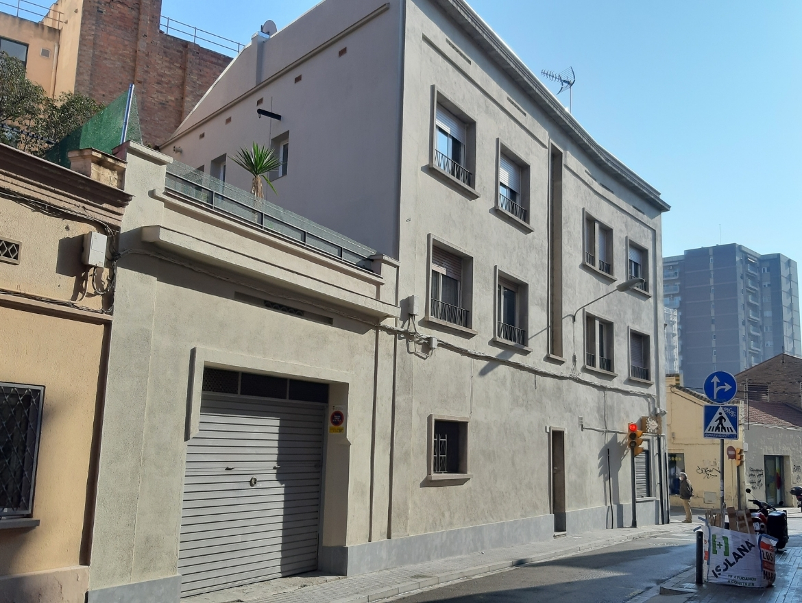 Oriol Pujol Mata, arquitecte. Rehabilitació de dos edificis a l'Hospitalet.