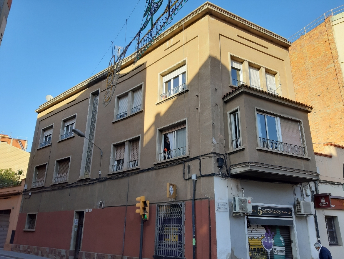 Oriol Pujol Mata, arquitecte. Rehabilitació de dos edificis a l'Hospitalet.