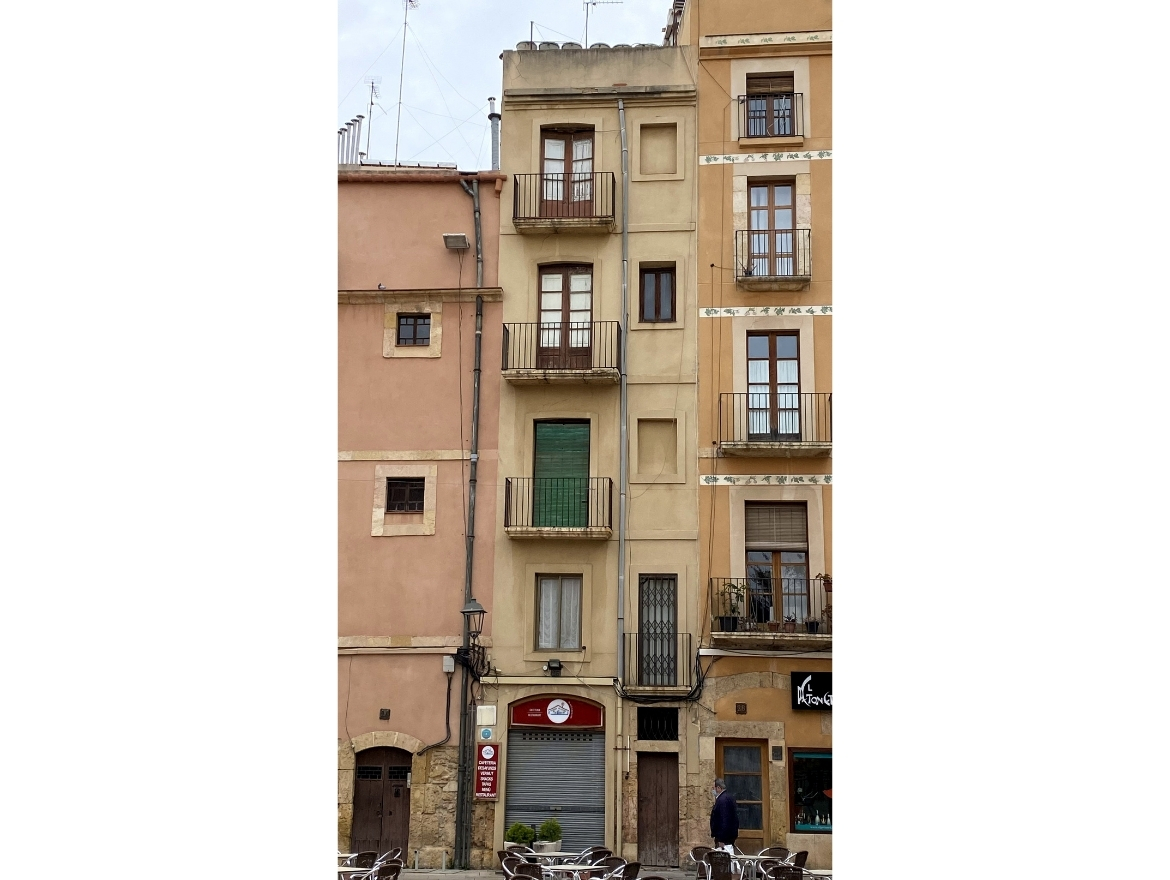 Oriol Pujol Mata, arquitecte. Rehabilitació integral edifici habitatges Tarragona